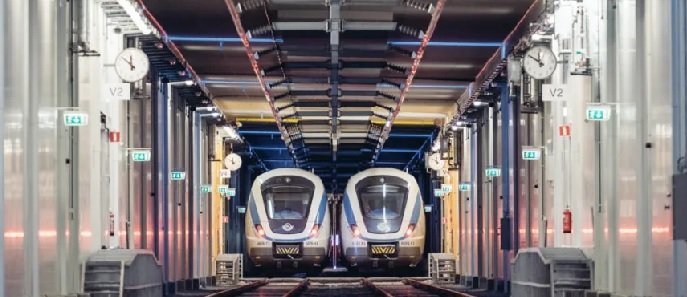 Emtrain bedriver fordonsunderhåll åt pendeltågen i tre depåer i Stockholmsregionen.